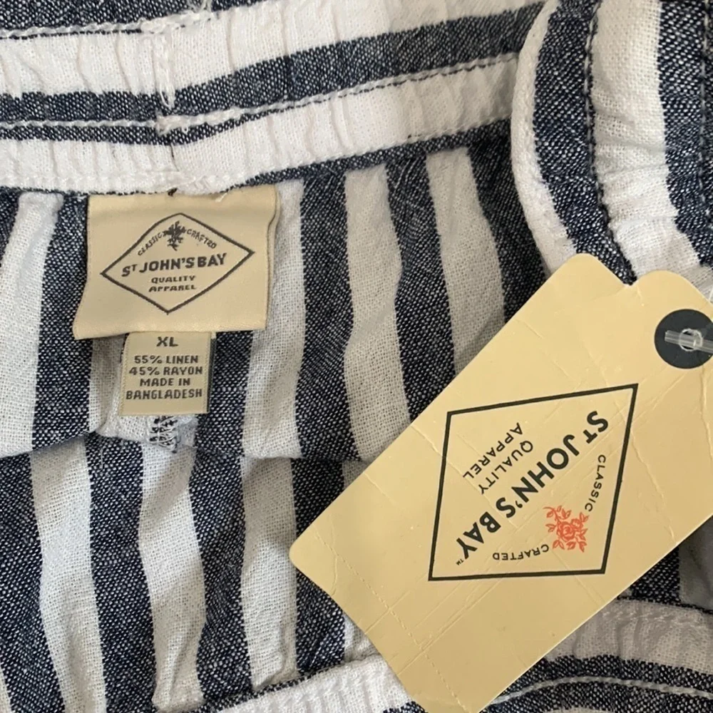 NWT- St. John's Bay Womens Linen Blend Mid Rise Soft Short Navy Stripe - Picture 10 of 11